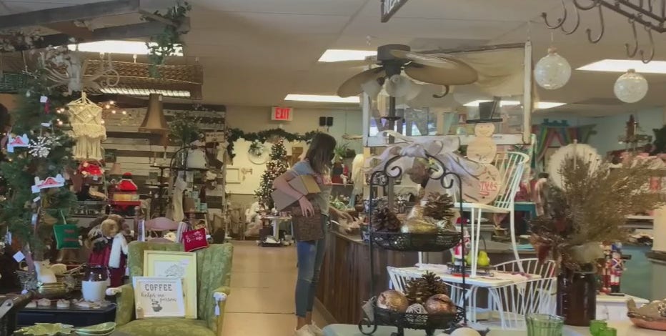 Arizonans bringing holiday cheer despite a dreary year