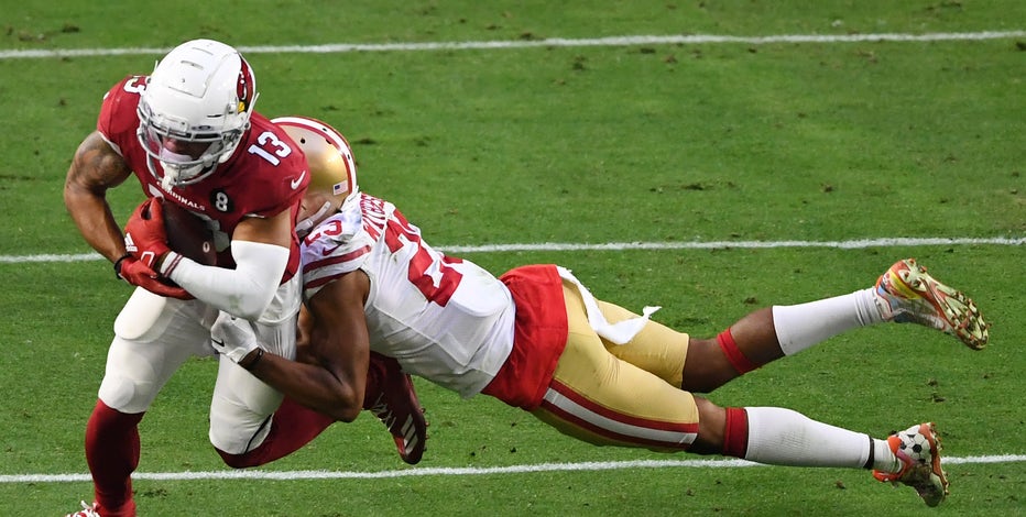 Third-string QB Beathard throws 3 TDs, 49ers stun Cardinals