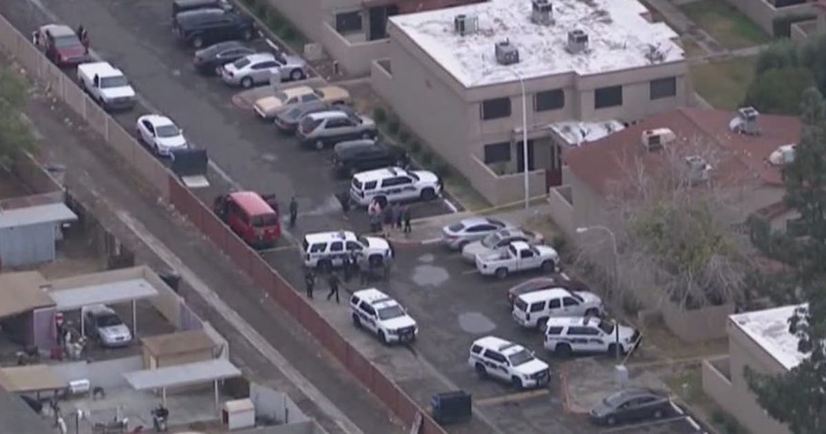 PD: Man, woman found dead inside Phoenix home | FOX 10 Phoenix
