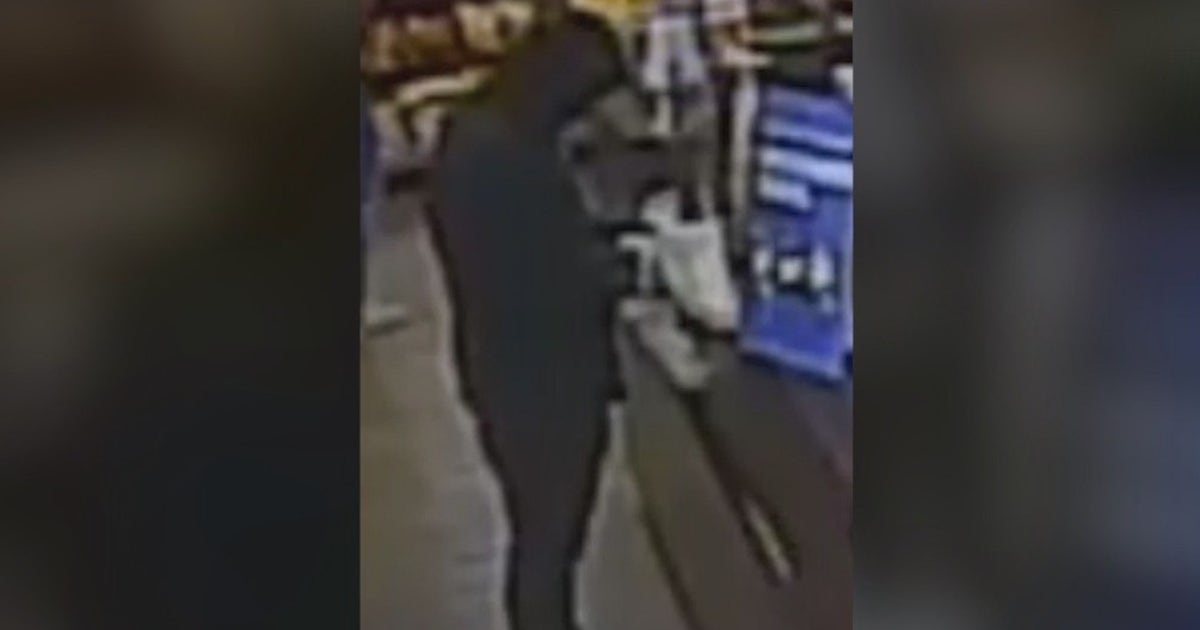 Phoenix PD looking for suspect who robbed Fry's grocery store | FOX 10 ...