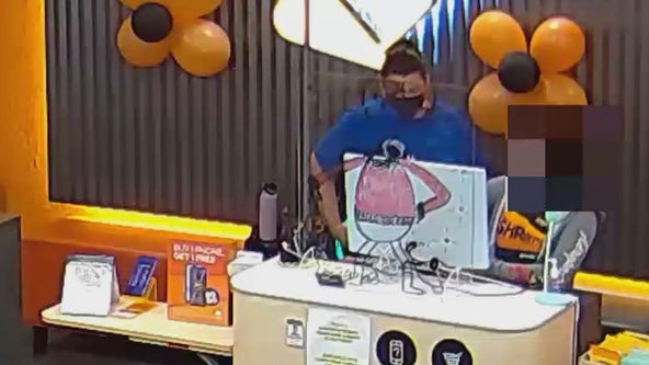 Silent Witness searching for suspect who robbed cellphone store