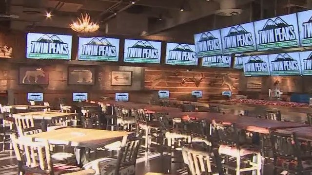 Twin Peaks in Tempe looking to hire more than 100 people for new location