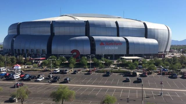 24 hour COVID-19 vaccination site opens at State Farm Stadium in Glendale