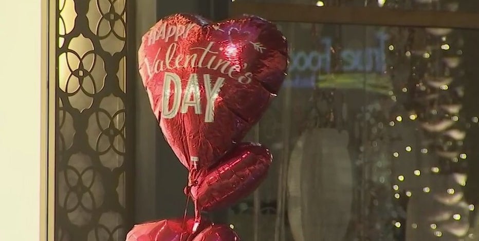 Many in Scottsdale not letting COVID-19 get in the way of celebrating Valentine's Day