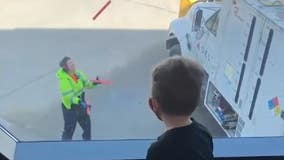 South Dakota Airport employee juggles batons, entertains passengers waiting for flight