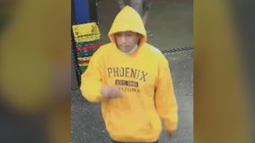 Phoenix PD looking for robbery suspect who allegedly hit store clerk with liquor bottle