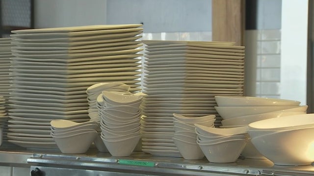 Arizona restaurants scramble for new hires after Gov. Ducey ends capacity restrictions