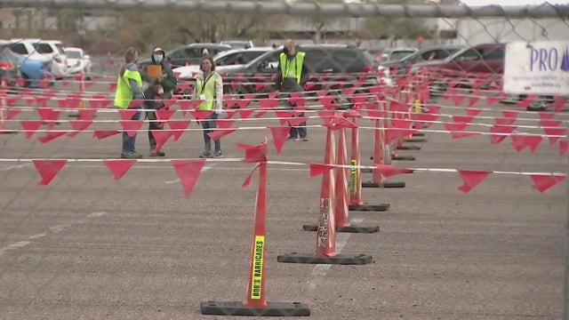 Interest in volunteering at COVID-19 vaccination site drops as Arizona expands vaccine eligibility