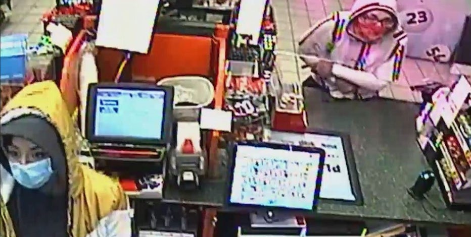 Phoenix PD searching for suspects in Valentine's Day convenience store robbery