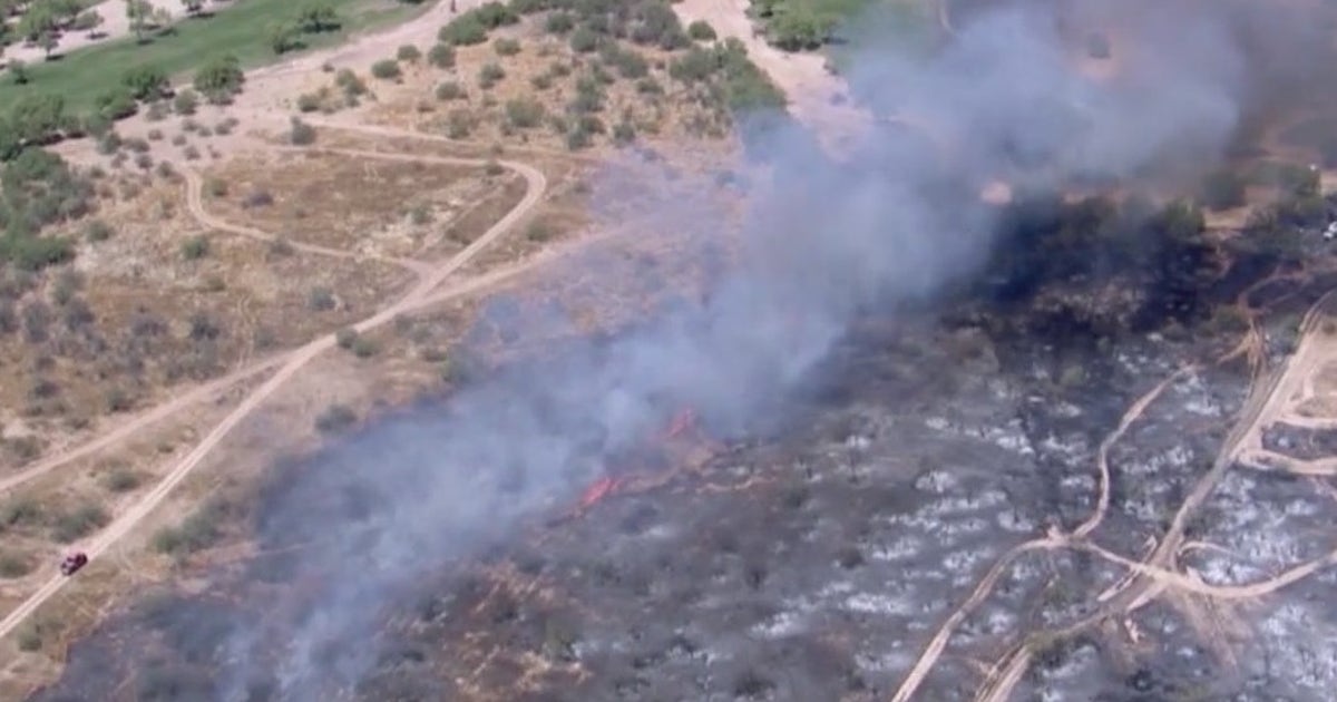 Firefighters battle 30-acre brush fire in North Phoenix | FOX 10 Phoenix