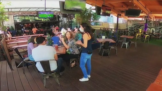 Businesses come up with new ways to attract employees as staffing shortage persists