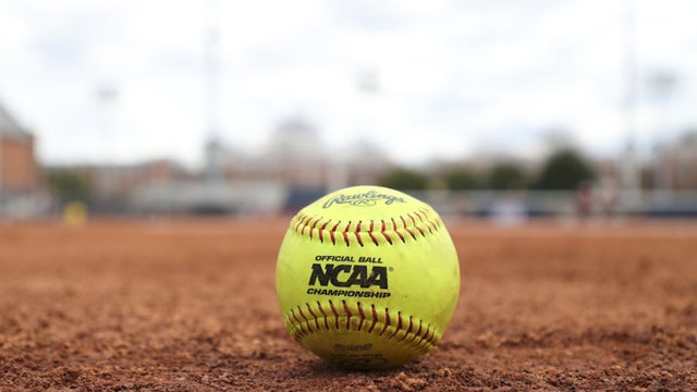 North Texas softball's Hope Trautwein strikes out each batter in historic perfect game