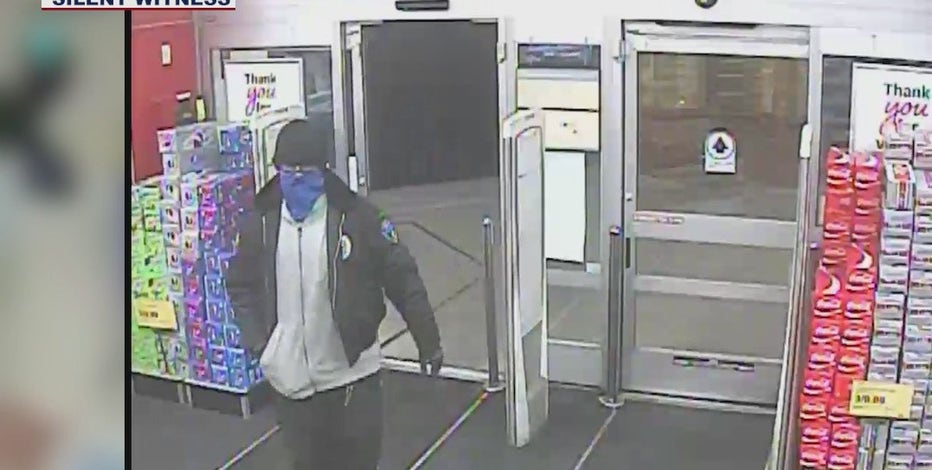 Phoenix PD: Suspect demands clerk remove security device from toothbrush