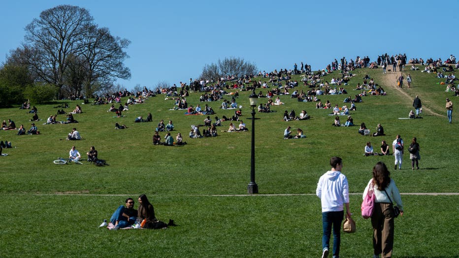 Easter Sunday In London Under Eased Lockdown Rules