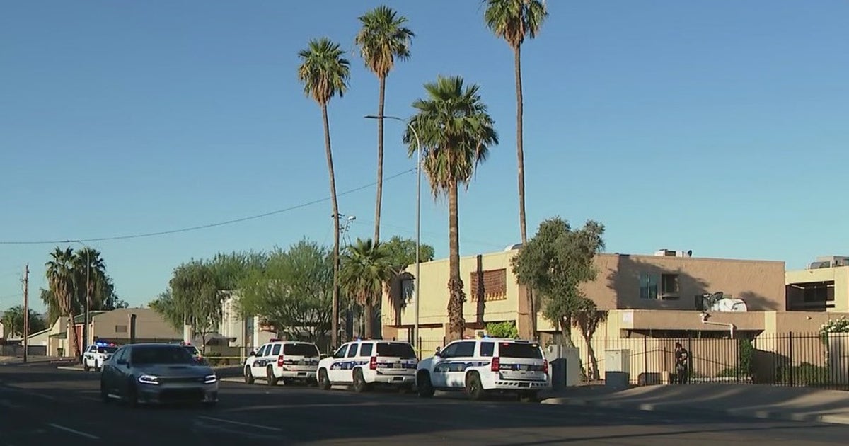 One dead, two critically injured in west Phoenix apartment shooting ...