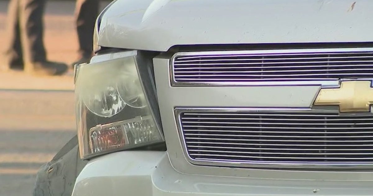 Phoenix PD: Pedestrian struck, killed while standing in turn lane | FOX ...