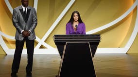 Kobe Bryant honored by wife Vanessa, Michael Jordan in Hall of Fame enshrinement ceremony