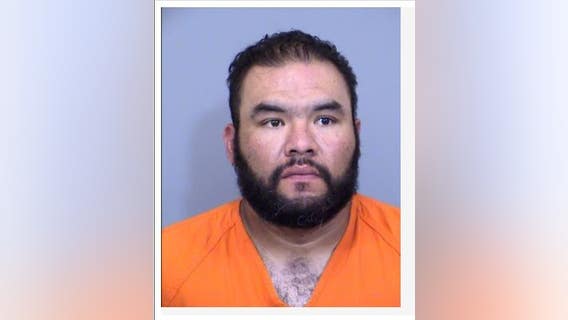 Phoenix nightclub security guard accused of killing man, hiding the evidence