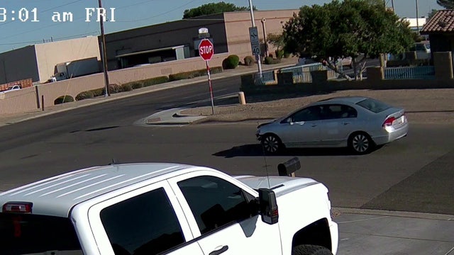 Phoenix Police looking for car in connection with hit-and-run crash that seriously injured father and child