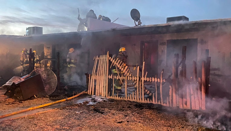 Apartment damaged in south Phoenix fire