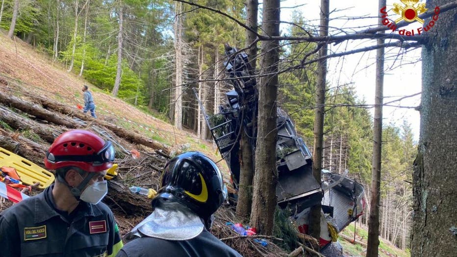 9 killed in Italian cable car crash