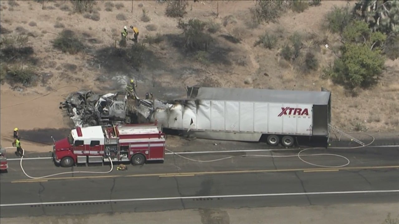 US 93 reopens near Wickenburg after deadly crash