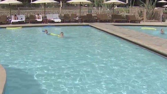 Despite high Arizona heat, tourists continue to flock to the Valley