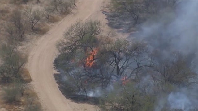 Brush fire in North Phoenix prompted freeway closure