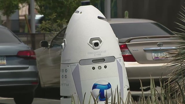 Autonomous robot providing extra set of eyes at Phoenix's Park Central