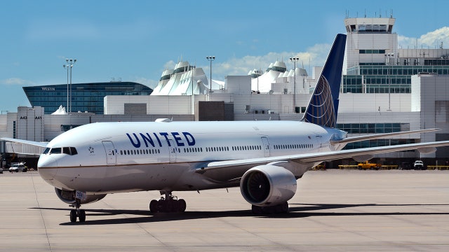United offers flight attendants extra pay, vacation for proof of COVID-19 vaccination