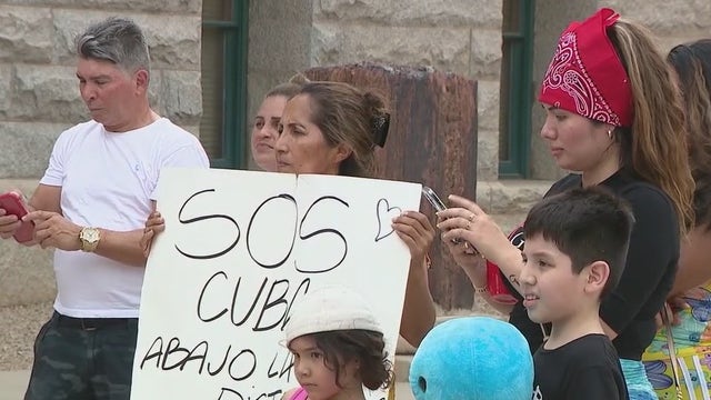 Many Arizonans stand in solidarity with Cuba during food, power crisis