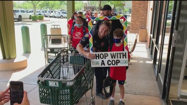 Phoenix Police, other groups organize back to school event for students in need
