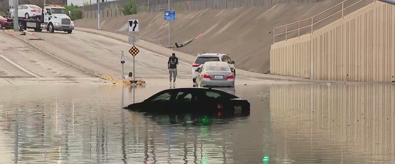 Maricopa County flood control tracks monsoon storms around the clock