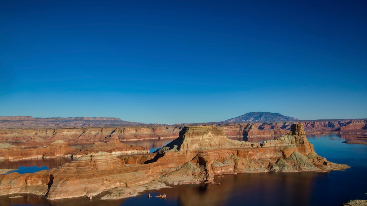 Child dies after falling from boat, struck by vessel at Lake Powell