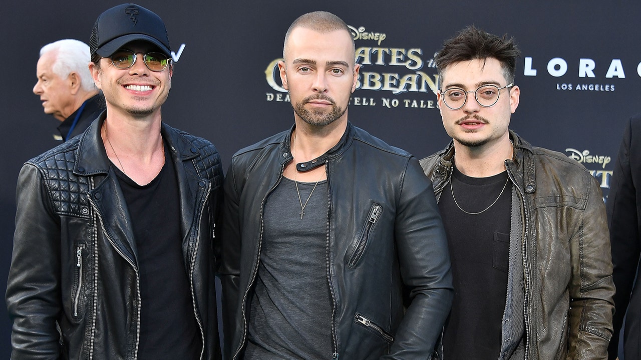 Lawrence brothers reunion? Joey Lawrence teases 'very exciting