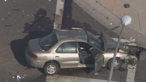 Mother, child seriously injured in crash at Glendale intersection