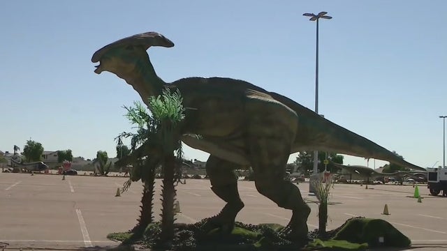 'Jurassic Quest' drive-thru dinosaur show comes to Glendale