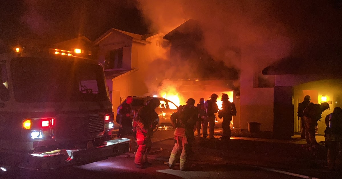 Two-story fire at Phoenix home displaces family of 4 | FOX 10 Phoenix
