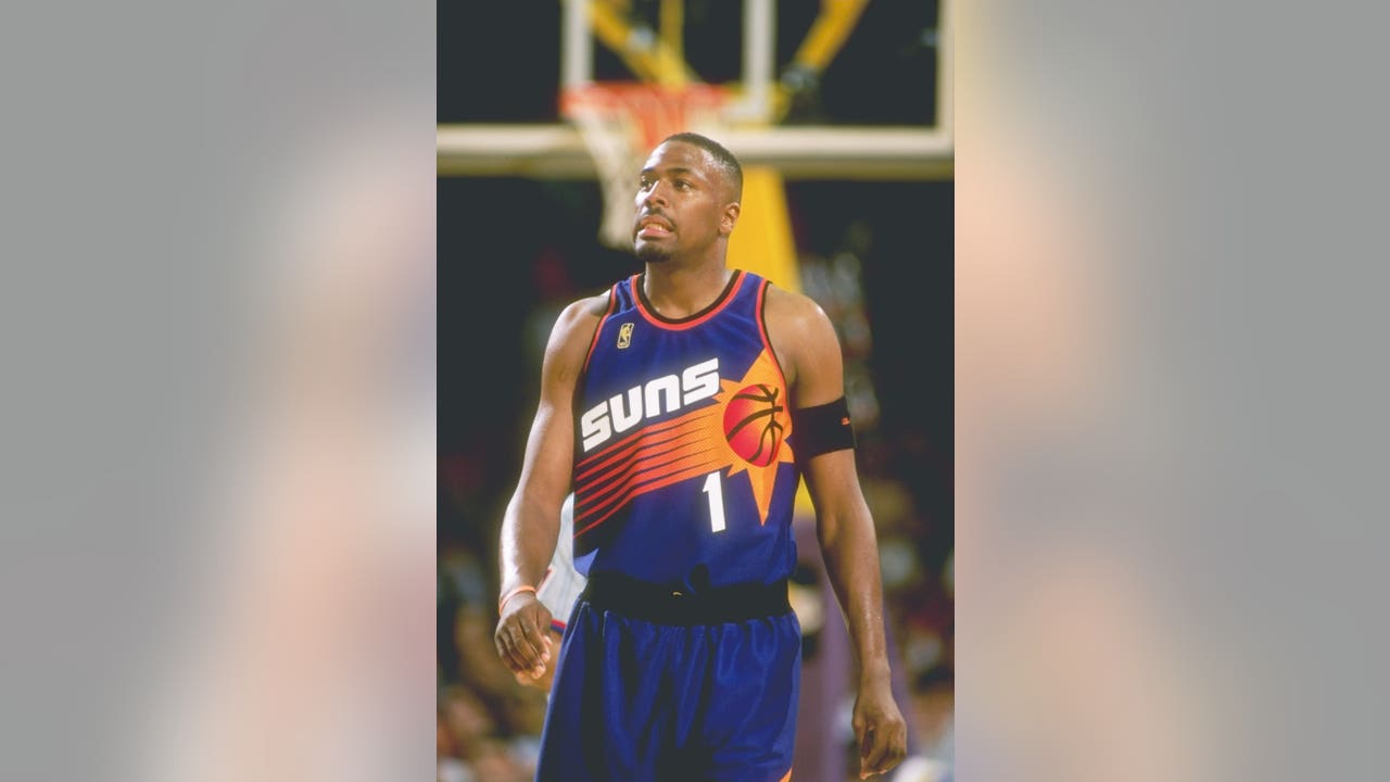 Six Degrees of Cedric Ceballos: Linking NBA players to this Suns