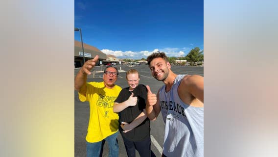 Social media influencer stops in Arizona to surprise people with money for being honest