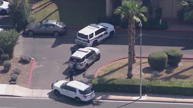 Phoenix PD: Fugitive kills self, woman fatally shot by officers