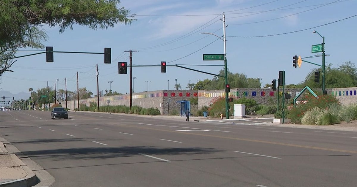 Woman dies after SUV crashes into wall in north Phoenix | FOX 10 Phoenix