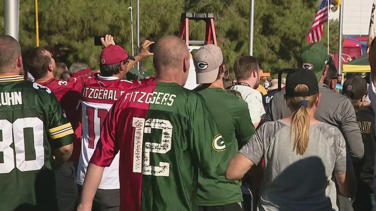 Fans gathering at State Farm Stadium for Cardinals-Packers game 