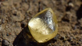 Woman finds 4.38-carat diamond in Arkansas state park