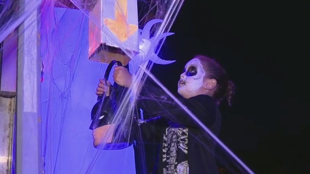 Phoenix trick-or-treaters enjoy Halloween festivities once again as pandemic eases