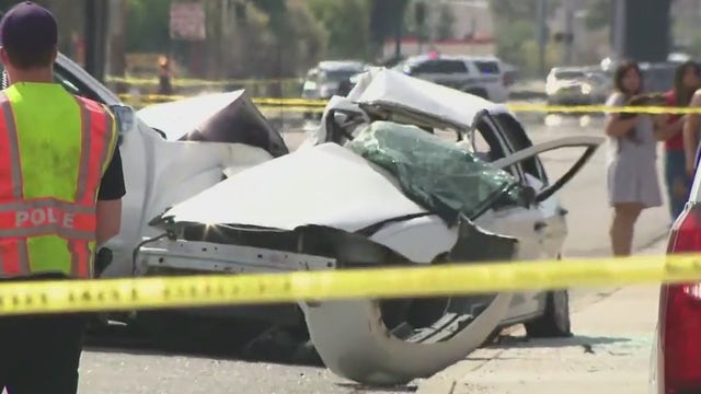 PD: Man dies in crash after losing control of car in Phoenix
