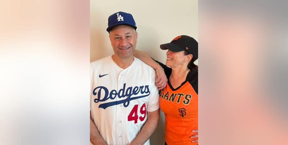 Giants vs. Dodgers NLDS is happening, and Kamala Harris has chosen her side