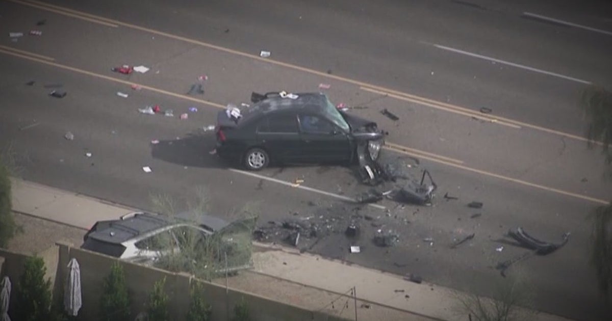 Man killed, two injured in Phoenix crash: PD | FOX 10 Phoenix