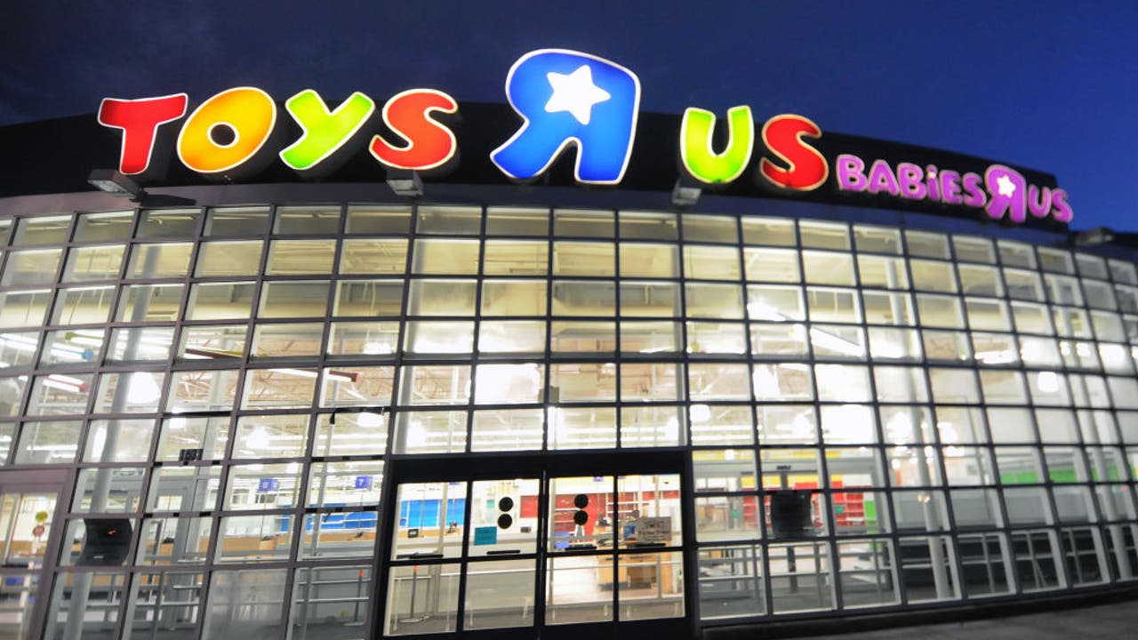 Toys R Us to open flagship store in New Jersey mall with 2-story slide, ice cream parlor