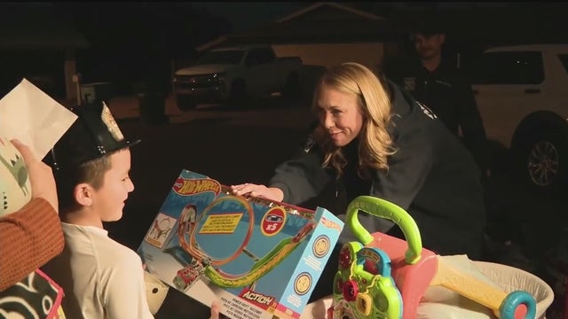 Glendale firefighters help family celebrate Christmas after losing everything in apartment fire